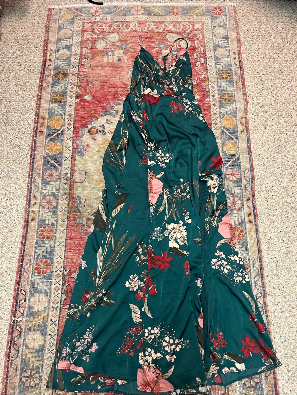 Lulu‘s satin maxi dress S-NWT